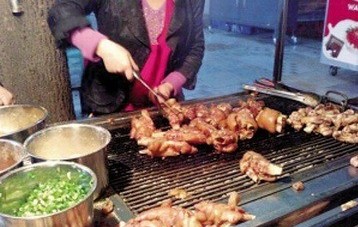 【案例】大學(xué)生“豬蹄哥”從地?cái)偲鸩?，一年賣(mài)出30萬(wàn)只豬