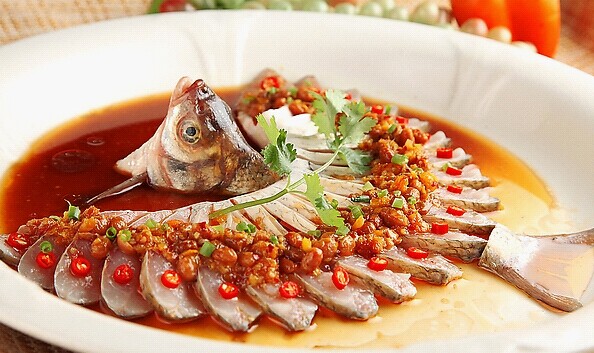 如果你是餐飲老板，如何吃下這700億的年夜飯？