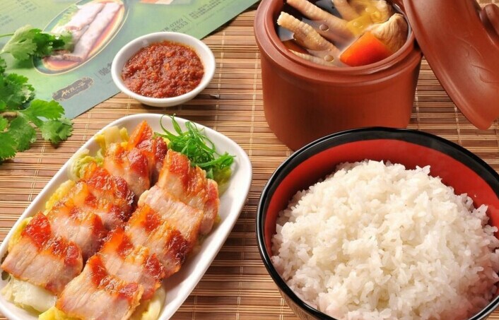 為啥說標(biāo)準(zhǔn)化是中式快餐品牌的魔咒？|餐飲界