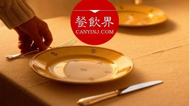 #周末一參#日本老牌酒館緊隨潮流，為何會(huì)失去更多客戶？