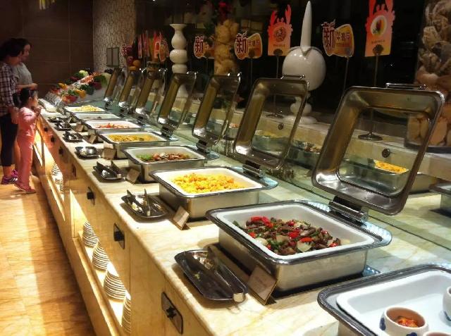  自助餐快沒法干了，活路在哪里？|餐飲界