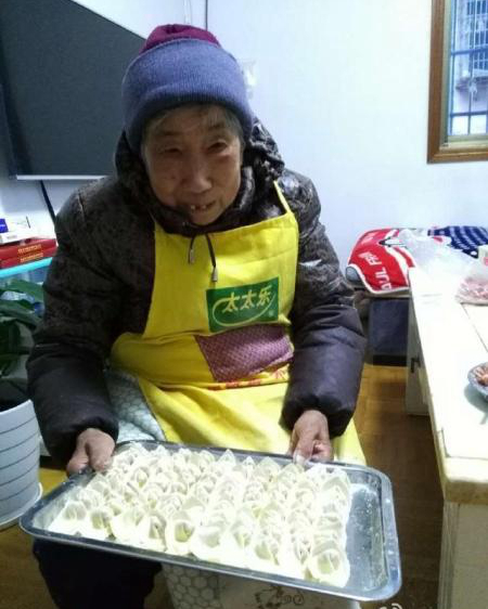阿婆賣餛飩十年不漲價 阿婆：不為賺錢，只為消磨時光