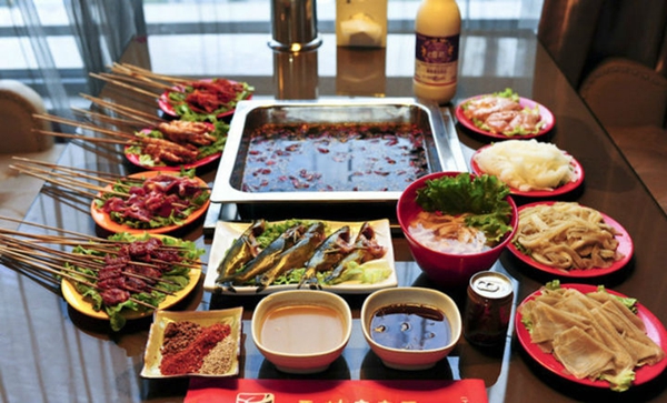 玉林串串香，這家擁有21年歷史的串串店到底是怎么活下來(lái)的？|餐飲界