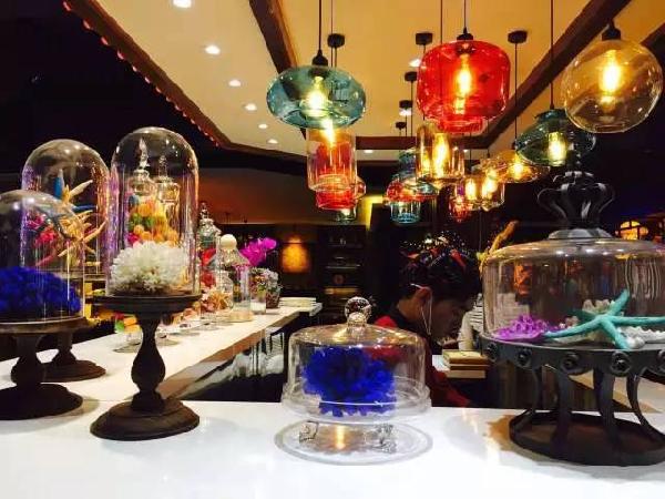 市場追捧“小奇特”，這家餐廳為啥偏要“大多全”？