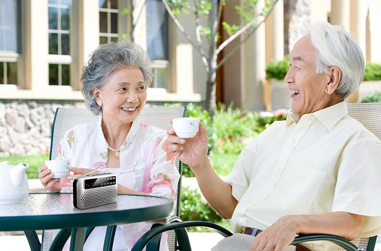 老年餐廳探索困難重重，華天“適老化”改造能否突圍？