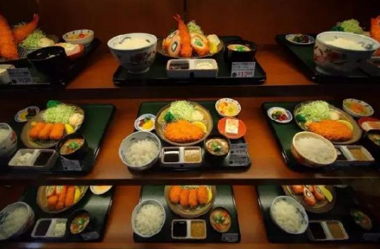 “展望2017”日本快餐業(yè)是齊頭并進(jìn)，還是互爭(zhēng)雄長(zhǎng)？|餐飲界