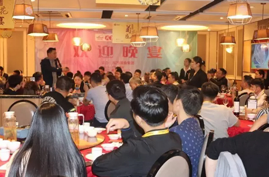 全國100位美食達(dá)人現(xiàn)場考察譚廚中山傳家菜，火爆朋友圈！