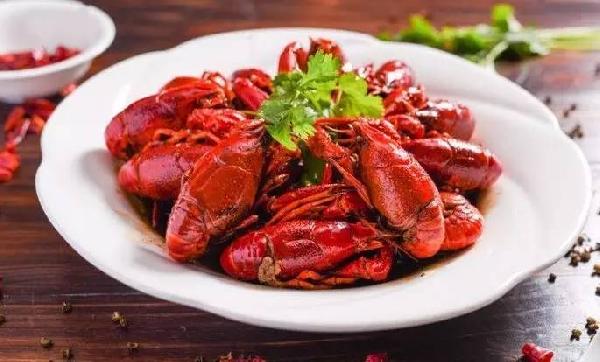 靠一碗蓋澆飯，獲海底撈近千萬元投資