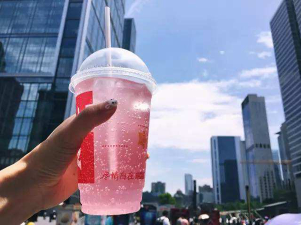 從KFC賣口紅學到小店引爆新品的5個概念！