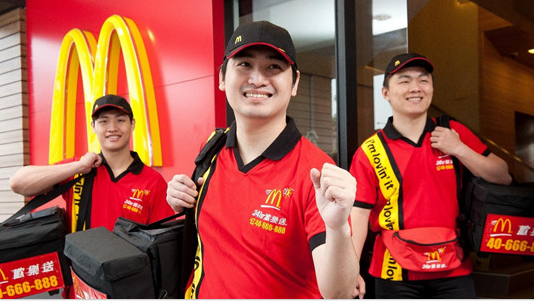 與 UberEats 合作，四分之一的美國麥當(dāng)勞餐廳月底都能送外賣了