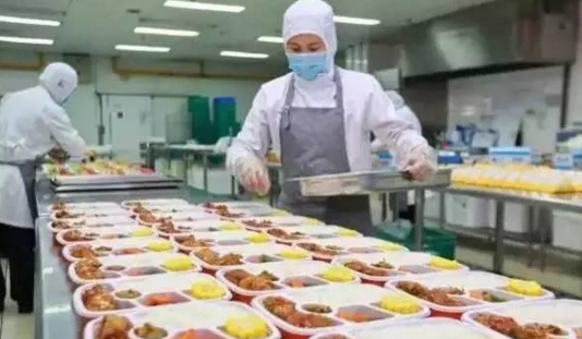 肯德基、真功夫率先“上車”，高鐵外賣這個蛋糕該怎么分？