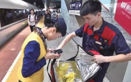 高鐵外賣正式上線！這些餐飲品牌都可以在列車上品嘗到……