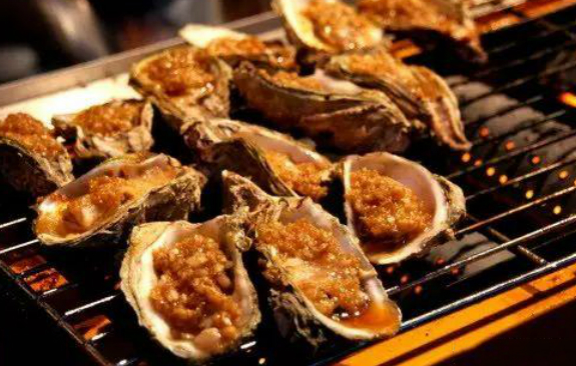 5000元開店賣生蠔，燒烤小伙2年成酒店集團(tuán)老總！秘訣就7個(gè)字??！