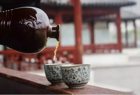 耘林黑杜酒拔草：百年工藝，古法釀造果然名不虛傳！|餐飲界