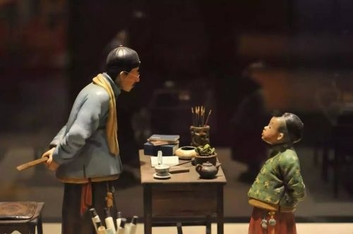 狗不理、大麻花，那是給外地人吃的，煎餅果子才是天津衛(wèi)的真愛！
