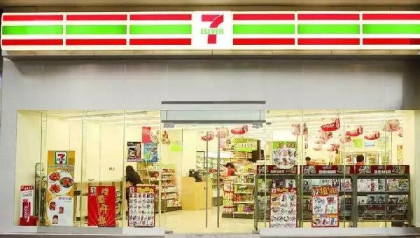 3年少賣80億包，一個明星爆品如何走下神壇