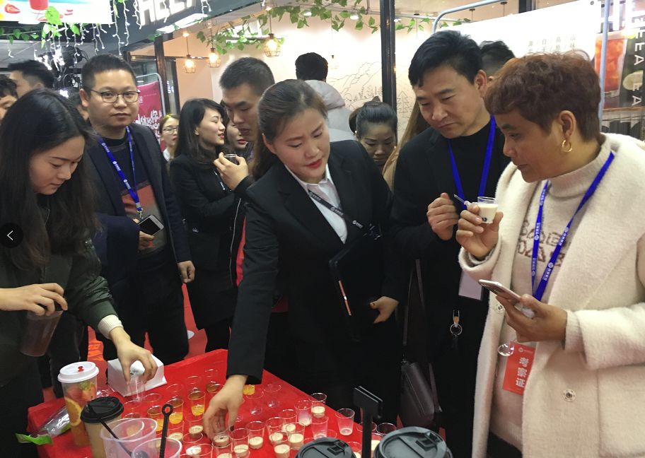 一夜之間火爆全國的烏龍煎，究竟做對了啥？