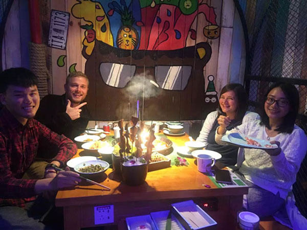 一場(chǎng)大雪、一場(chǎng)寒，吃頓火鍋、暖新年