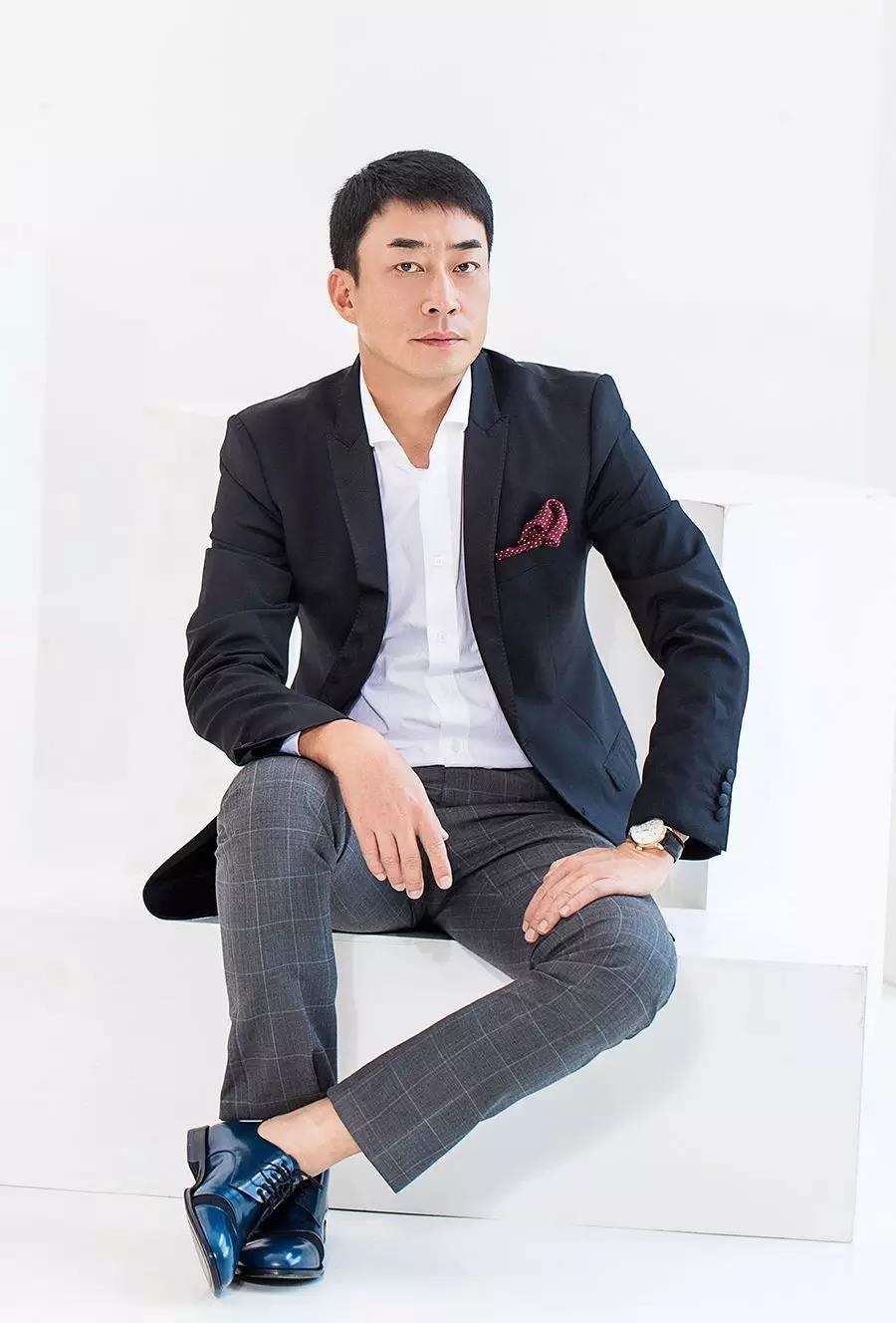 他開8種不同業(yè)態(tài)餐廳，每一家都很火，他到底靠什么？