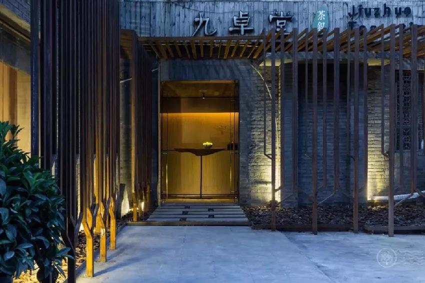 有一種比心，一定要給這家以撞色構(gòu)造的餐廳！