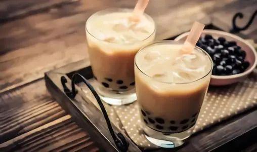 奈雪的茶、喜茶、珍蜜堂全面進(jìn)擊，疫情后的茶飲市場(chǎng)將誰主沉浮?|餐飲界