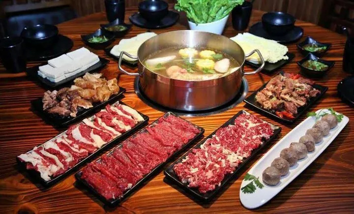 如何搶占新火鍋賽道？秘訣無(wú)非“新”&“鮮”！|餐飲界