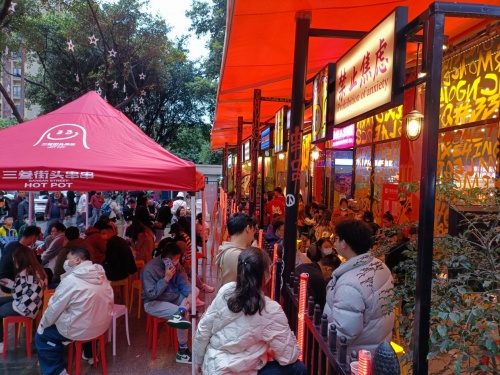 油炸噴香涮煮入味，看這家串串如何做到日排400+