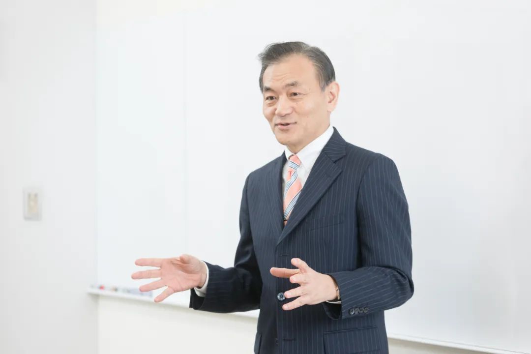 日本前麥當(dāng)勞/前優(yōu)衣庫(kù)大學(xué)校長(zhǎng)：有本均的線上研討會(huì)來(lái)了！ | 福利|餐飲界