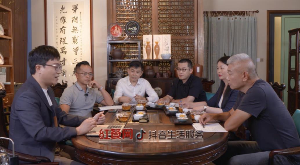 18位餐飲人齊聚，共同探討特殊時(shí)期線上經(jīng)營(yíng)新趨勢(shì)、增長(zhǎng)新方法