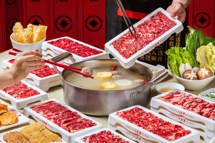 一人食火鍋“受害者”爆火后，八合里火鍋官方回應(yīng)來了|餐飲界