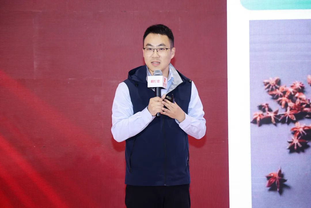 從區(qū)域小店到全球布局：楊國(guó)福如何用供應(yīng)鏈撬動(dòng)千億麻辣燙市場(chǎng)？|餐飲界