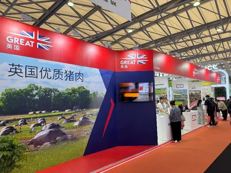 英國(guó)農(nóng)業(yè)與園藝發(fā)展委員會(huì)亮相2025年SIAL西雅國(guó)際食品和飲料展覽會(huì) 優(yōu)質(zhì)英國(guó)豬肉全面呈現(xiàn)，深化中英食品行業(yè)合作|餐飲界
