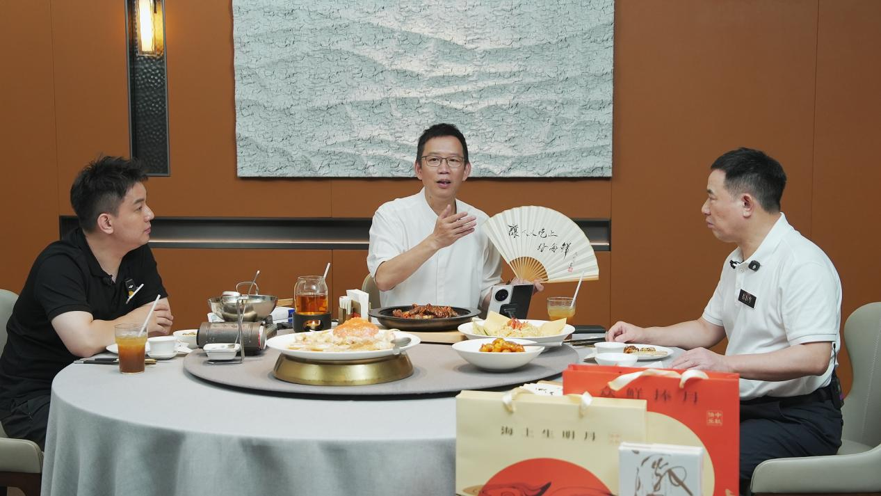 吳曉波探店徐記海鮮：在5萬億餐飲紅海中，讀懂“難而正確”的長期主義