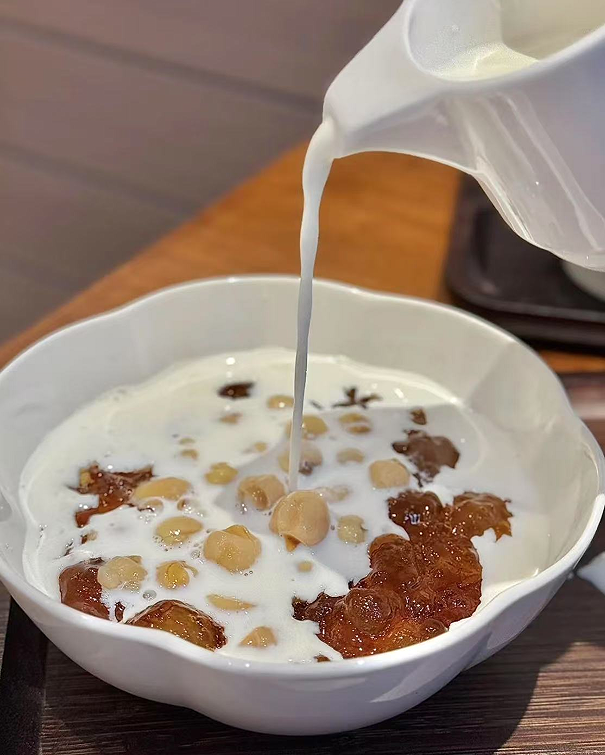 這杯麥記牛奶，怎么悄悄開遍了全國？